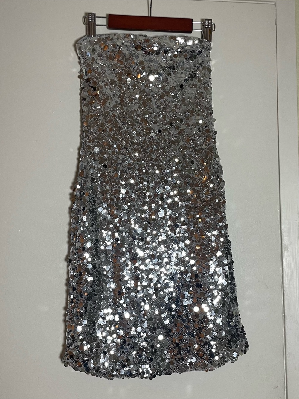 Sugar & Diamonds Silver
Sequin Mesh Strapless Mini Dress Zip Closure Size S